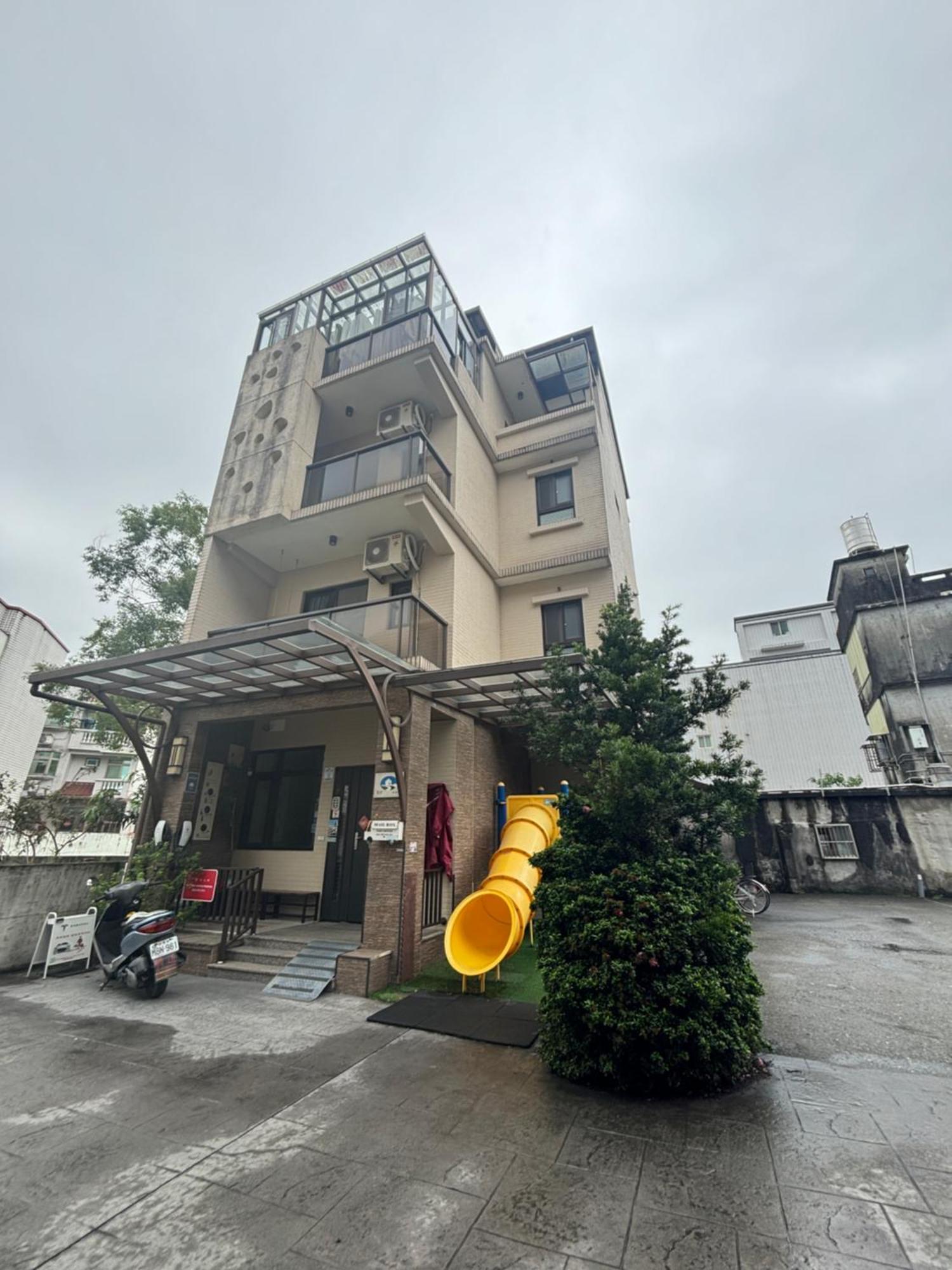 充電樁 羅東木村電梯民宿luodong Tree Bnb 雲朵朵二館 近週三清溝 免費洗衣機 烘衣機 星巴克咖啡豆 國旅卡特約店 Eksteriør bilde